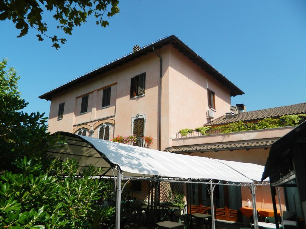 Albergo Michieletto Valmorea Exteriér fotografie
