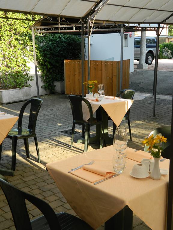 Albergo Michieletto Valmorea Exteriér fotografie